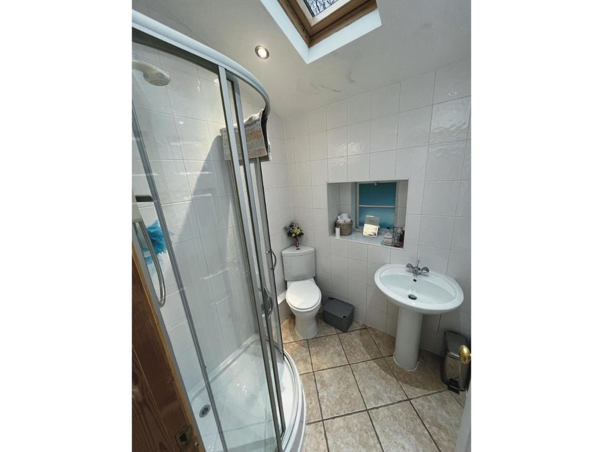 Holiday home Hollybank
